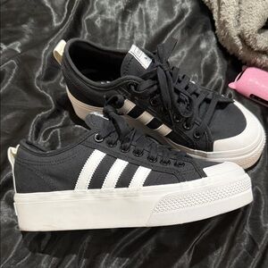 Adidas Women's Nizza Black and White Sneakers 8